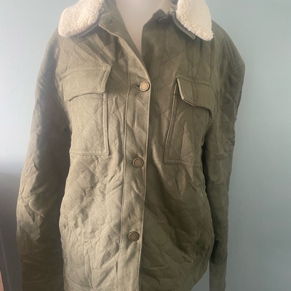 Pendleton Faux Shearling Trim Sidney Barn Coat in fatigue green - Picture 13 of 16